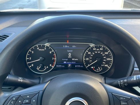 Used 2025 Nissan Altima 2.5 SV image 40