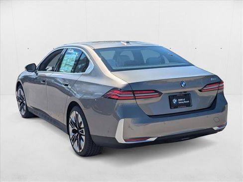 Used 2026 BMW 530i w/ Premium Package RWD image 8