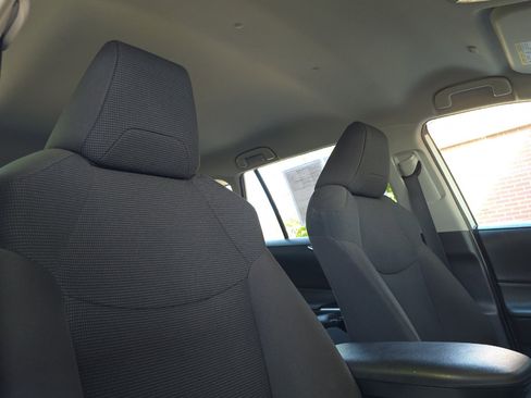 Used 2023 Toyota RAV4 LE image 19