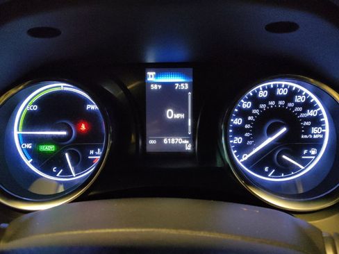 Used 2020 Toyota Camry LE w/ Carpet Mat Package image 23