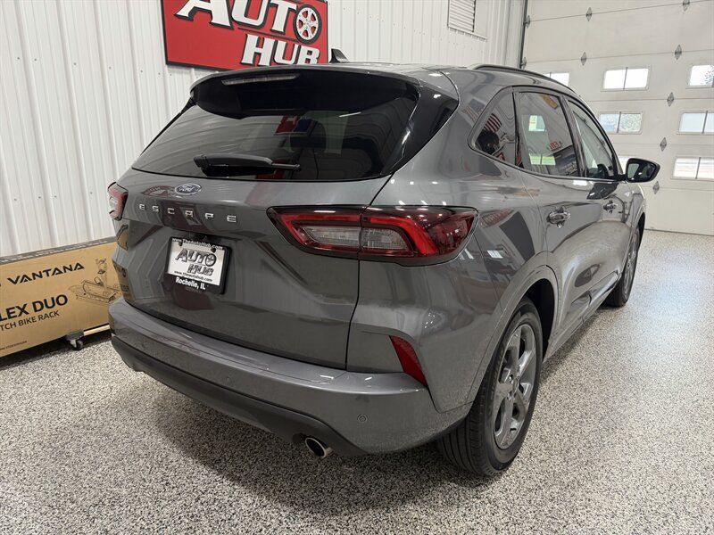 Used 2023 Ford Escape ST-Line w/ Tech Pack #1 FWD image 24