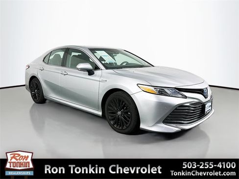 Used 2018 Toyota Camry XLE image 1