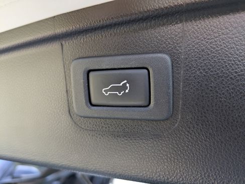 Used 2018 Subaru Outback 2.5i Limited image 19