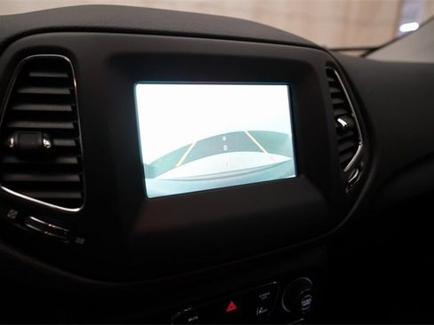 Used 2020 Jeep Compass Latitude w/ Cold Weather Group image 19