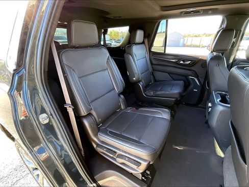 Used 2021 GMC Yukon Denali w/ Denali Premium Package image 20