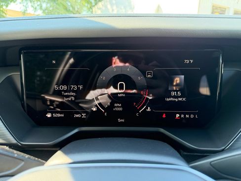 New 2026 GMC Acadia AT4 w/ Luxury Package AWD/4WD image 17