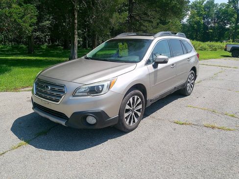 Used 2015 Subaru Outback 2.5i Limited AWD/4WD image 2