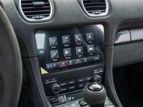 Used 2025 Porsche 718 Cayman GT4 RS image 28