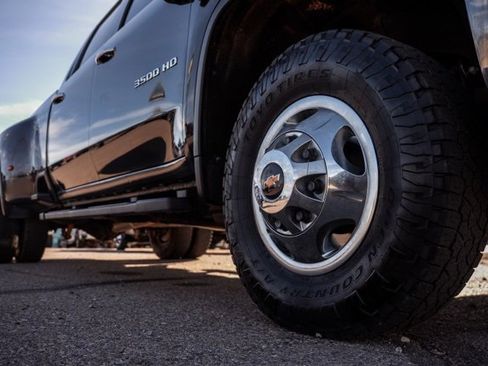 Used 2020 Chevrolet Silverado 3500 LTZ w/ LTZ Plus Package image 17