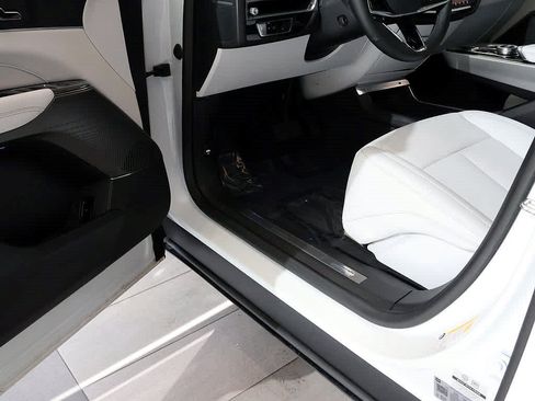Used 2024 Cadillac Lyriq Luxury w/ LPO, Floor Liner Package AWD/4WD image 25