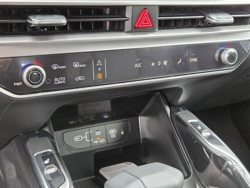 New 2026 Kia Sorento S FWD image 14