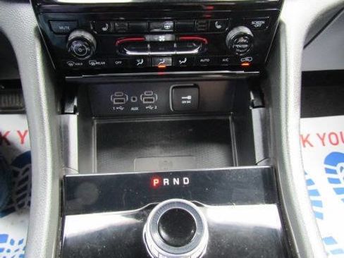 Used 2024 Jeep Grand Cherokee Altitude AWD/4WD image 13