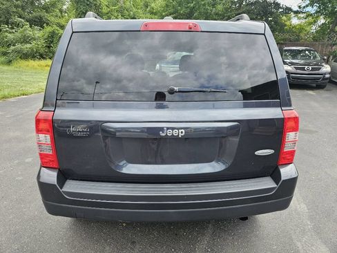 Used 2014 Jeep Patriot Latitude FWD image 8