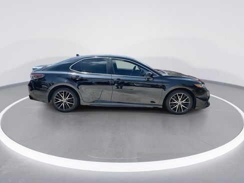Used 2021 Toyota Camry SE w/ Convenience Package FWD image 9