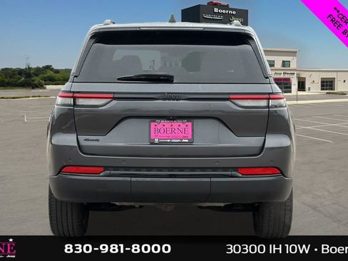 Used 2023 Jeep Grand Cherokee Altitude AWD/4WD image 4