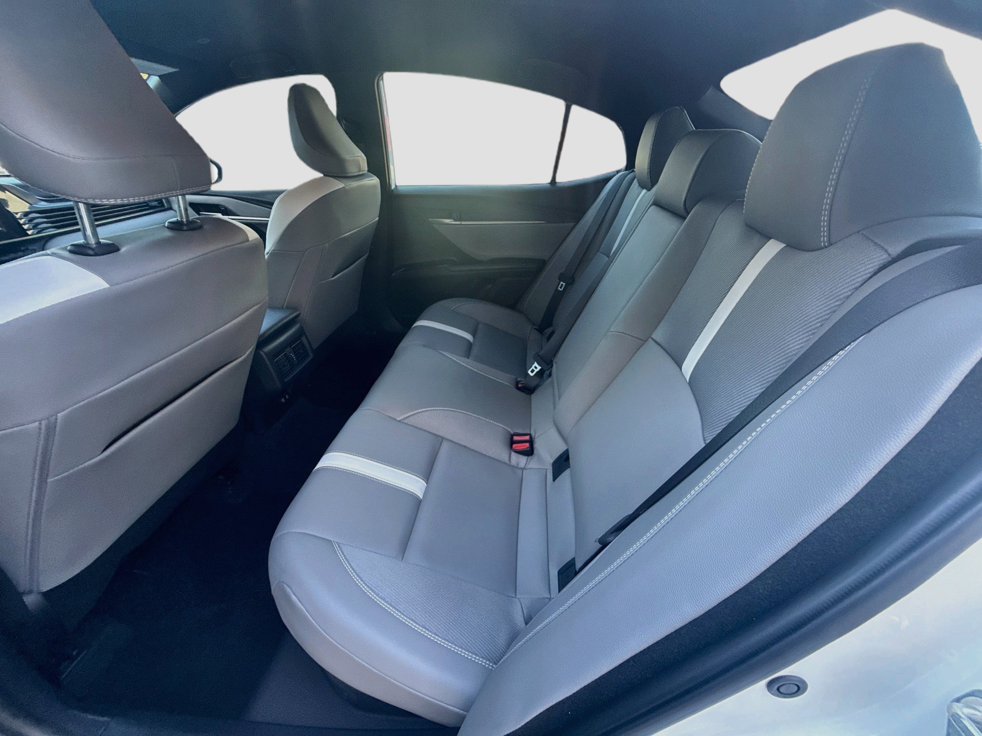Used 2025 Toyota Camry SE w/ Convenience Package FWD image 23