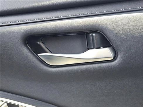Used 2023 Nissan Sentra SV w/ All-Weather Package FWD image 14