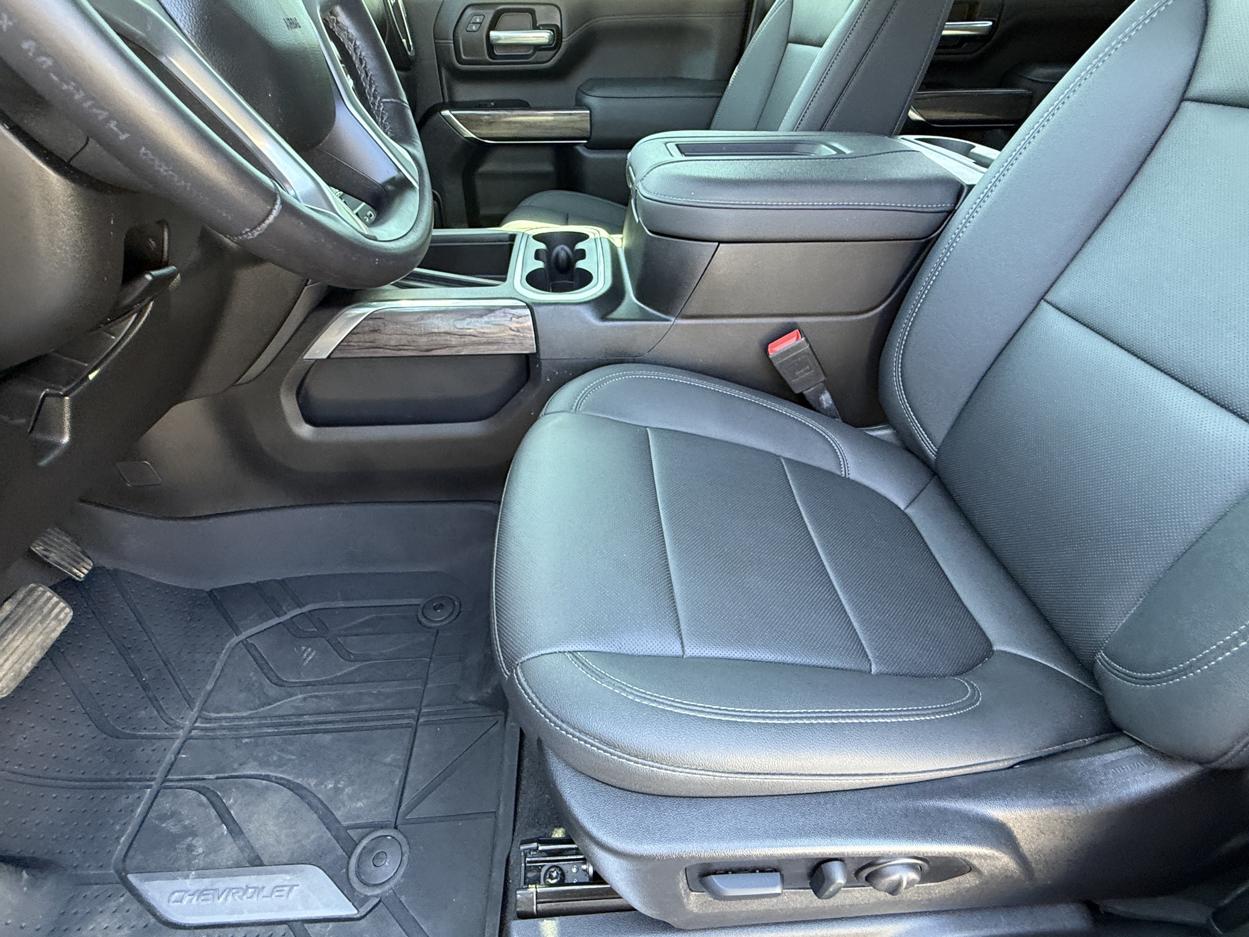 Used 2022 Chevrolet Silverado 3500 LTZ w/ LTZ Convenience Package AWD/4WD image 19