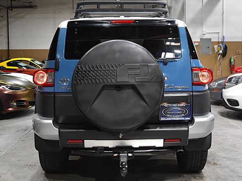 Used 2012 Toyota FJ Cruiser 4WD w/ Convenience Pkg image 6