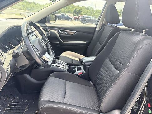 Used 2019 Nissan Rogue SV w/ Premium Package FWD image 22