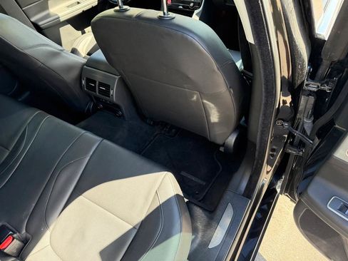 Used 2018 Jaguar XF Premium RWD image 35