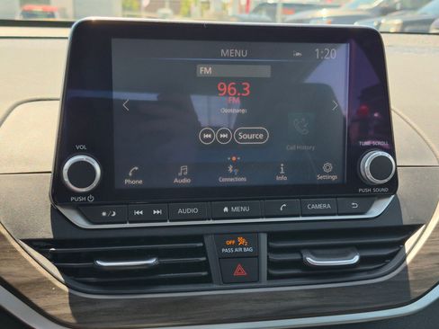 Used 2025 Nissan Altima 2.5 SV FWD image 24