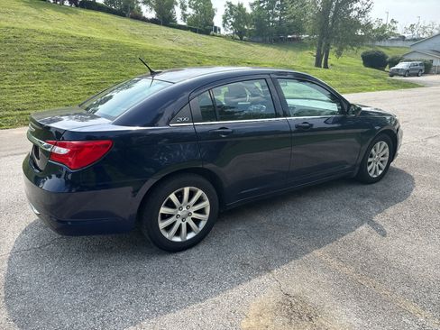 Used 2013 Chrysler 200 Touring w/ S Exterior Appearance Pkg FWD image 4