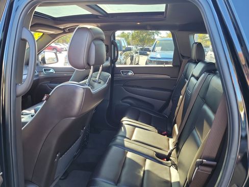Used 2018 Jeep Grand Cherokee Overland image 15