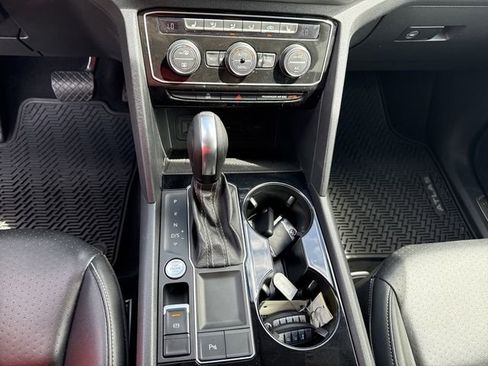 Used 2022 Volkswagen Atlas SE image 25