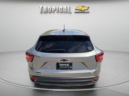 New 2026 Chevrolet Trax RS FWD image 4