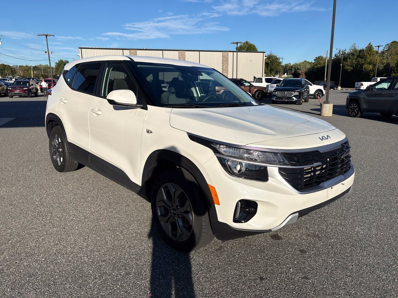 Used 2024 Kia Seltos LX AWD/4WD image 11