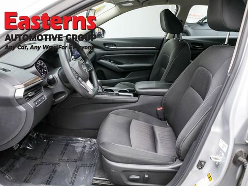 Used 2023 Nissan Altima 2.5 SV image 14