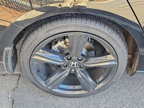 Used 2024 Honda Accord Sport image 11