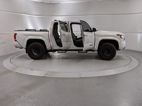 Used 2024 Toyota Tacoma SR5 image 8