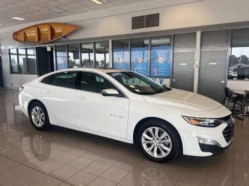 Used 2023 Chevrolet Malibu LT image 2