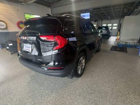 Certified 2021 GMC Terrain SLT w/ LPO, Dark Accent Package AWD/4WD image 7