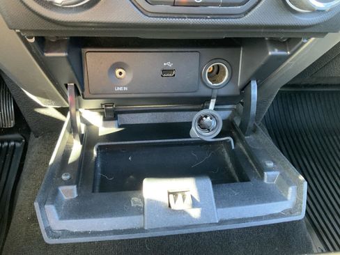 Used 2014 Ford F150 XLT w/ Equipment Group 302A Luxury image 43