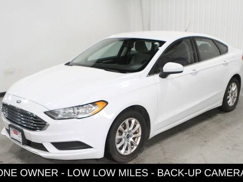 Used 2018 Ford Fusion S FWD image 4