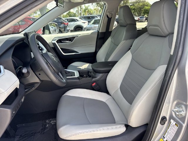 Used 2021 Toyota RAV4 XLE Premium FWD image 11