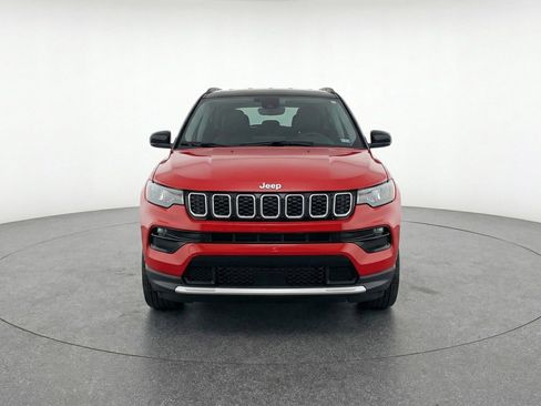 Used 2025 Jeep Compass Limited image 2