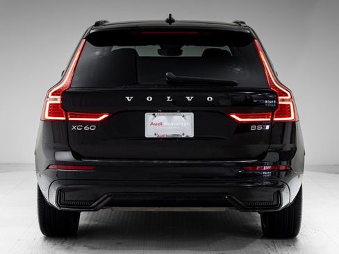 Used 2023 Volvo XC60 B5 Ultimate w/ Climate Package AWD/4WD image 32