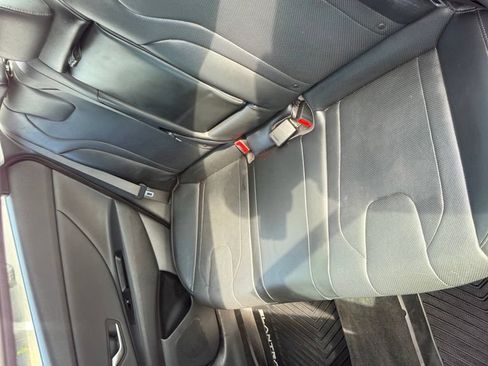 Used 2023 Hyundai Elantra Limited FWD image 32