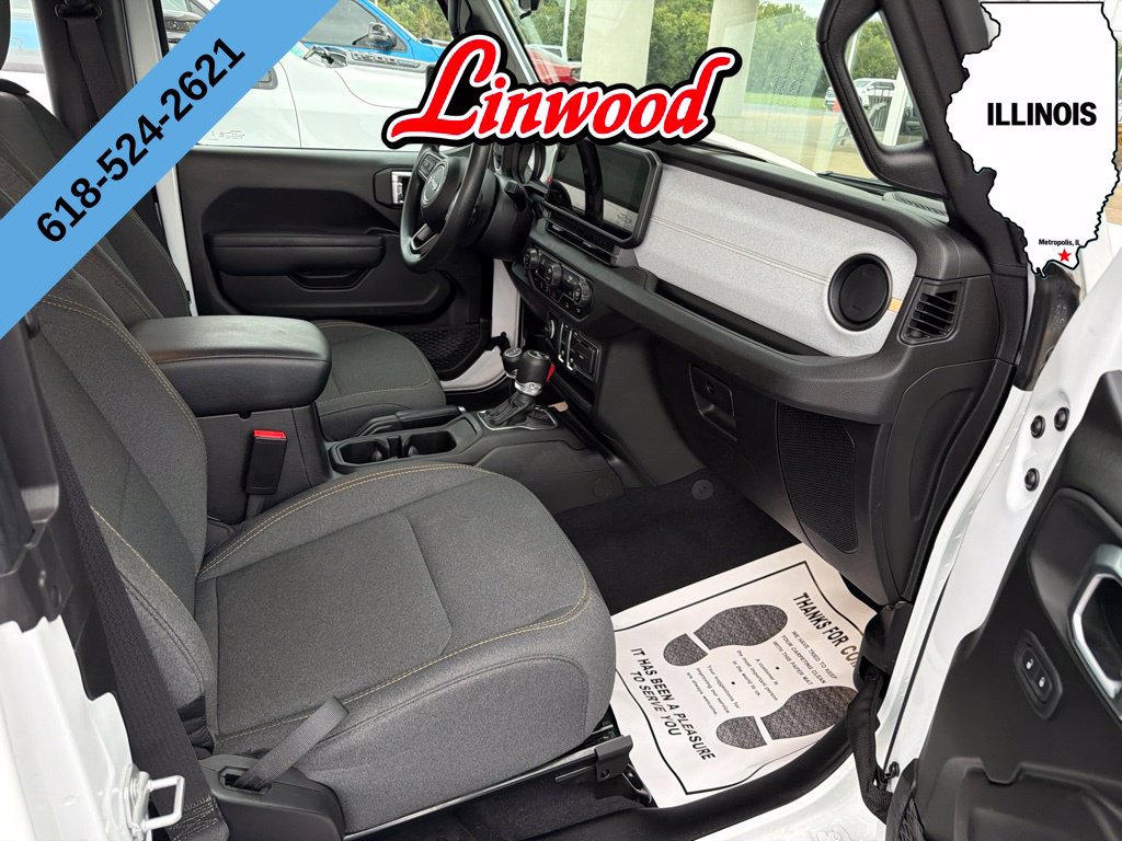 Used 2025 Jeep Wrangler Sport AWD/4WD image 6