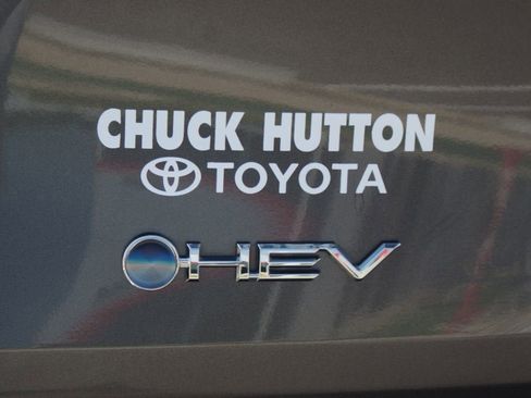 Used 2025 Toyota Sienna XLE w/ XLE Plus Package FWD image 19