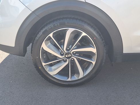 Used 2018 Kia Niro Touring FWD image 12