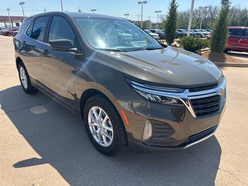 Used 2024 Chevrolet Equinox LT FWD image 7