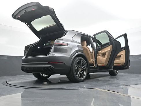 Certified 2021 Porsche Cayenne S image 26