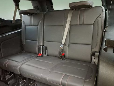 Used 2025 Chevrolet Suburban RST w/ Comfort Package AWD/4WD image 13