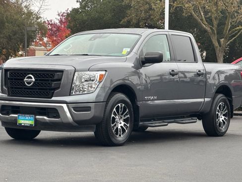 Used 2022 Nissan Titan SV w/ Accessory Utility Package image 7