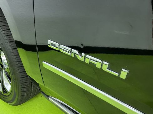 Used 2019 GMC Yukon XL Denali w/ Denali Ultimate Package image 14